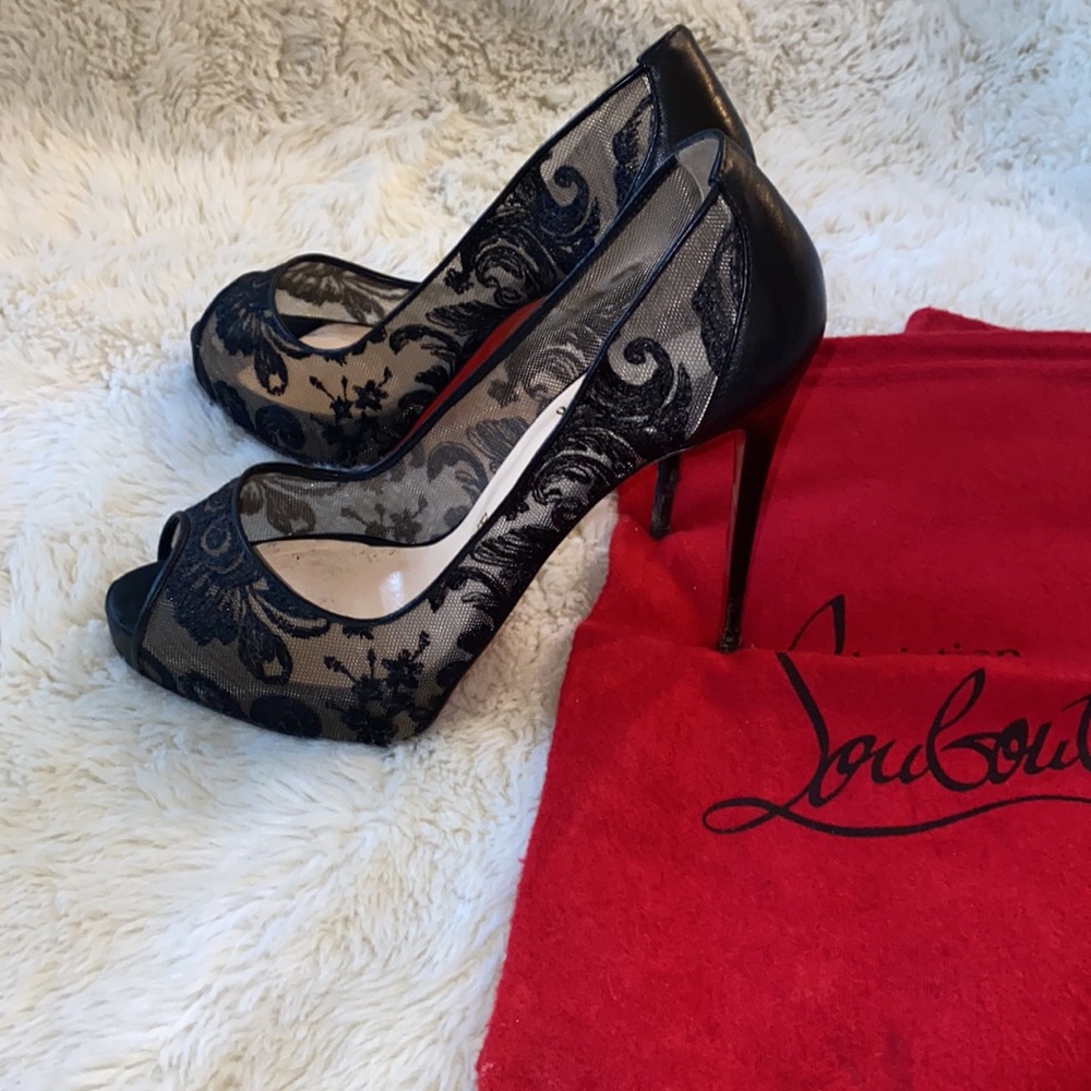 CHRISTIAN LOUBOUTIN
Very Lace Peep-Toe Red Sole Pump, Black